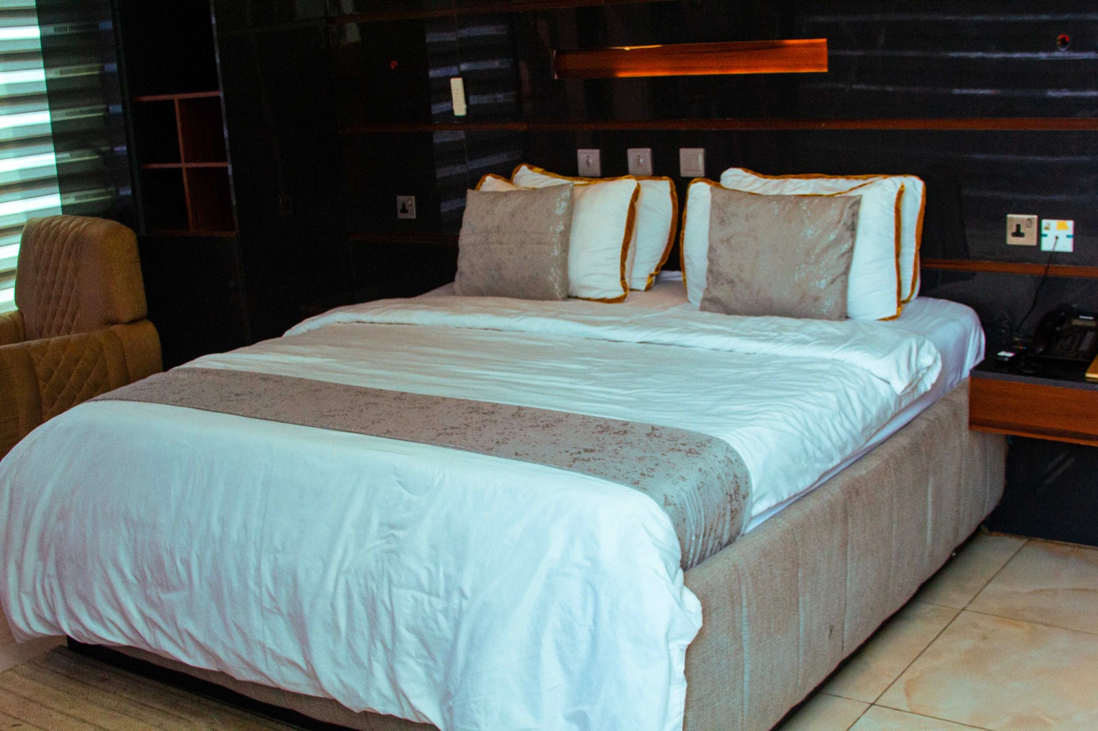 Glass top room, with a surrounding balcony